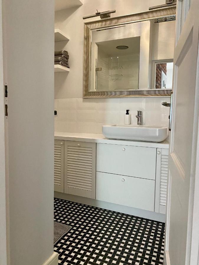 Chic Apartment In Vibrant Area - National Stadium - Saska Kepa Варшава Екстер'єр фото